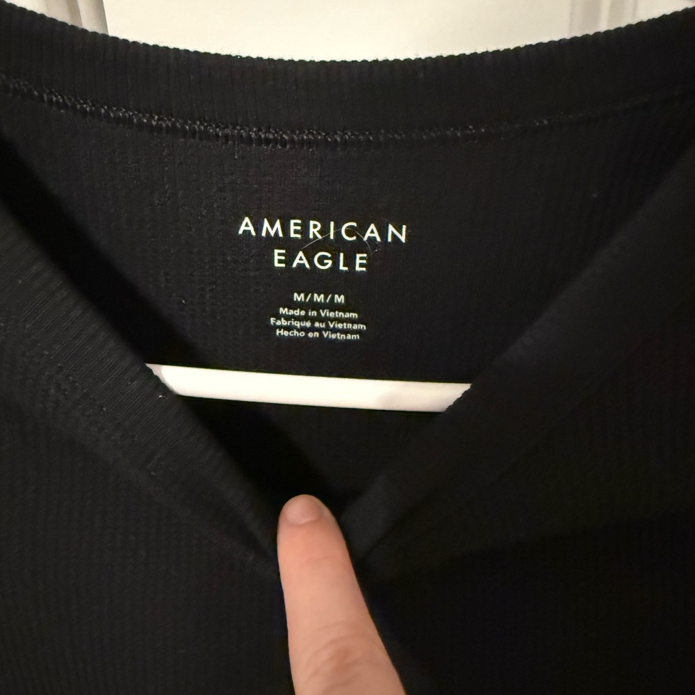 American Eagle Women’s Black Baby Tee - Picture 2 of 2